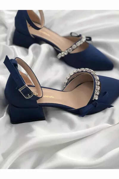 سفيتا الأزرق الداكن الحجر احباط أحذية الساتان الكعب