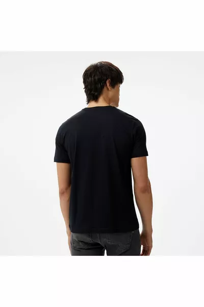 تي شيرت أسود للرجال بقصة قياسية