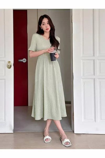 Зелена бурлеска детайл миди рокля с къс ръкав