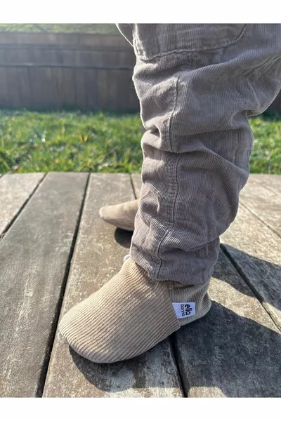 نعل غير قابل للانزلاق ، بطانة من القطن العضوي ، جوارب أطفال سروال قصير بيج