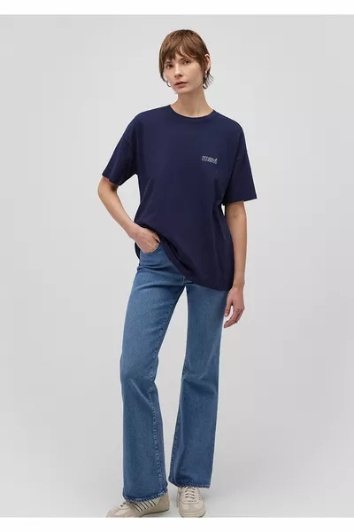 شعار مطبوع باللون الأزرق الداكن تي شيرت فضفاض صالح / فضفاض عارضة صالح 