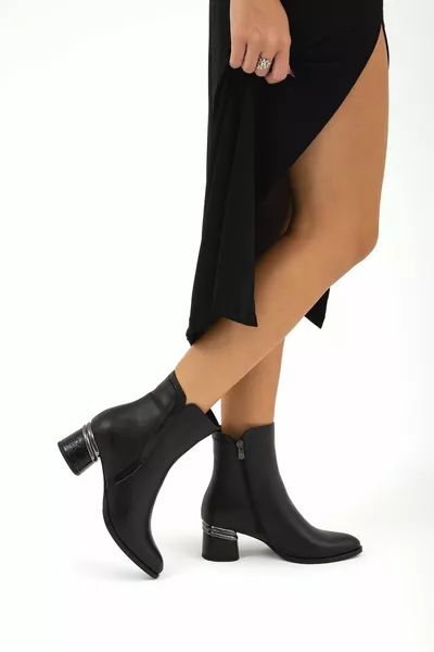 أحذية جلدية كلاسيكية نسائية  مليار حذاء /