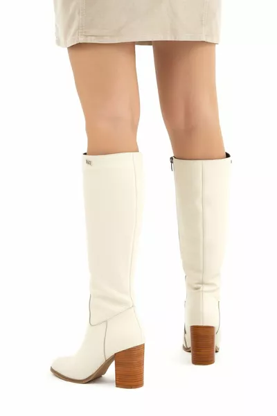 أحذية جلدية كلاسيكية نسائية   مليار Czm /