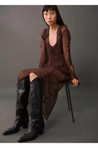 أحذية جلدية على غرار رعاة البقر