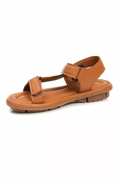 صنادل جلد طبيعي تان للسيدات 