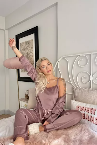 Powder Pearl Exclusive Velvet Robe Women's Pajama Set