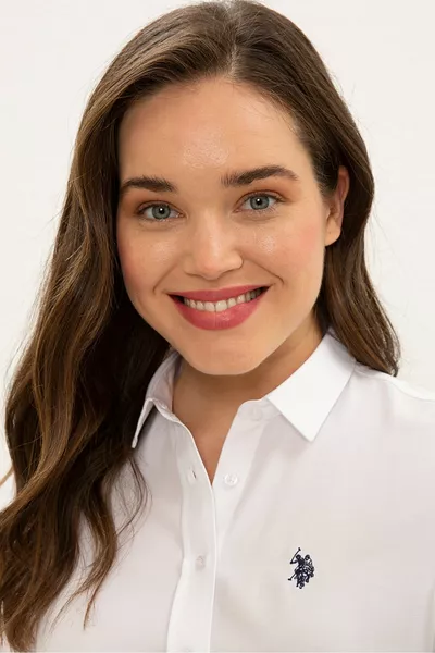 قميص نسائي أبيض