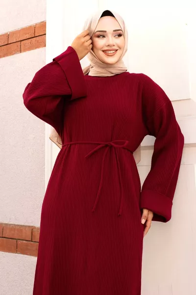 Red Long Knit Dress with Low Sleeves and Waist Tie 