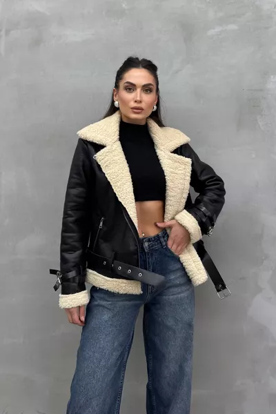 Дамско черно късо байкърско кожено яке с подплата от кожа