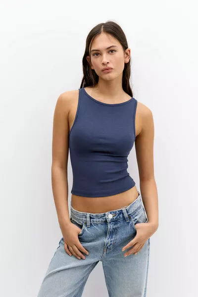 Basic sleeveless top