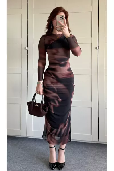 فستان من التول من تي إم ليندا للأزياء