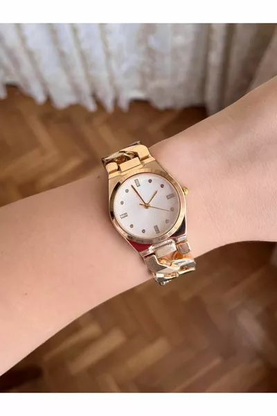 ساعة يد نسائية مع سوار سلسلي