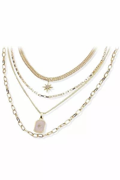 قلادة النجمة الرباعية