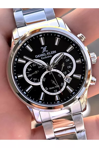 ساعة رجالية مقاومة للماء حتى عمق متر، بسوار فولاذي وصندوق خاص، مع وظائف داخلية مفعلة