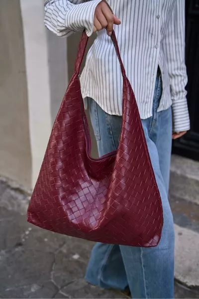 Burgundy Women's Knit Pattern Bottega Leather Shoulder Bag