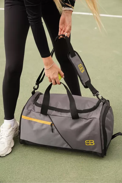 Средно голяма спортна и пътна чанта унисекс с отделение за обувки и термос