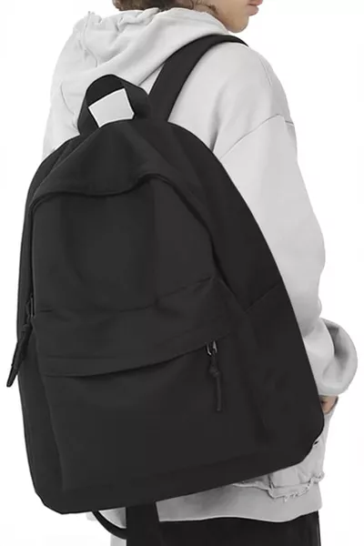 حقيبة ظهر مدرسية سوداء بسيطة بأسلوب K