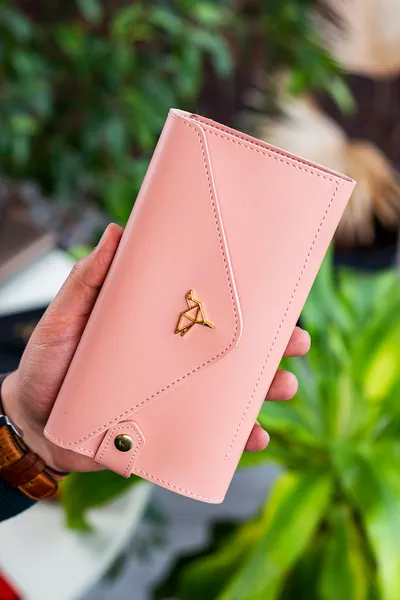 Портмоне тип плик с отделение за телефон и монети, модел с пудров цвят за жени