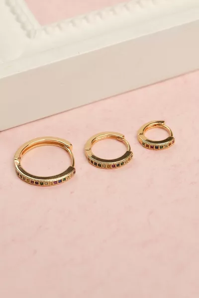 أقراط من الفولاذ مقاومة لتغير اللون مضمونة ومفوترة