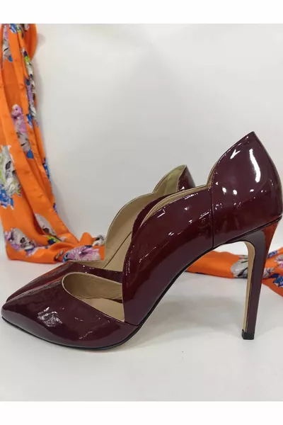 الكعب العالي