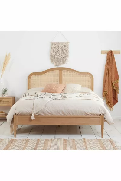 لوح سرير خشبي بلون روز هازيران