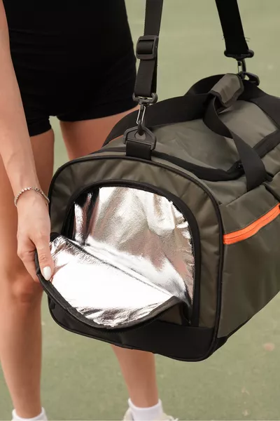 Средно голяма спортна и пътна чанта унисекс с отделение за обувки и термос