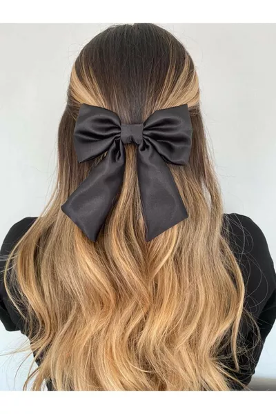 مشبك شريط ساتان أسود