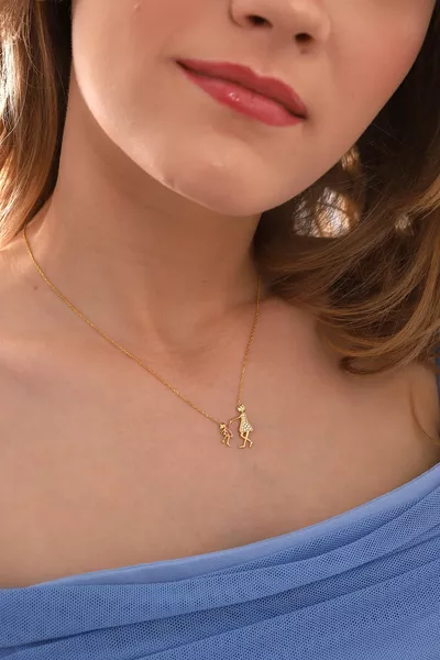 قلادة حب للأم والطفل للنساء، مطلية بالذهب، مزودة بسلسلة فضية قابلة للتعديل وحجر سيركون أبيض