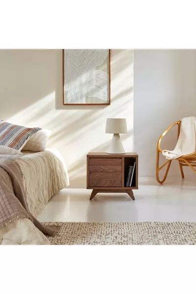 خزانة جانبية خشبية من الجوز الداكن