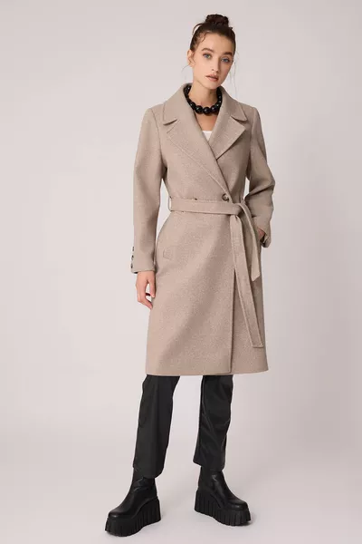Manteau long en lainage avec ceinture et boutons à l'avant