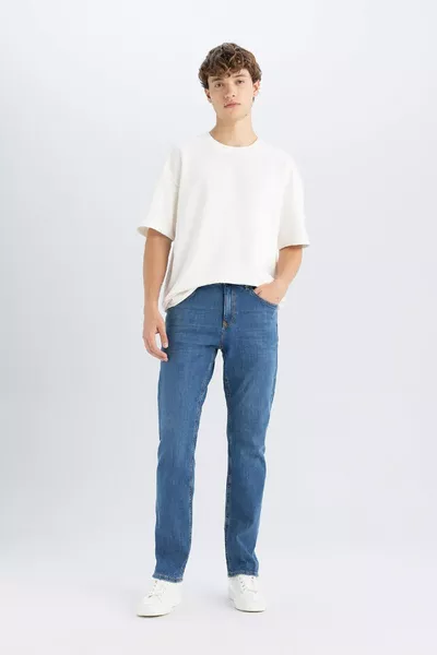 Sergio Regular Fit Normale Passform Normale Taille Röhrenjeans sp