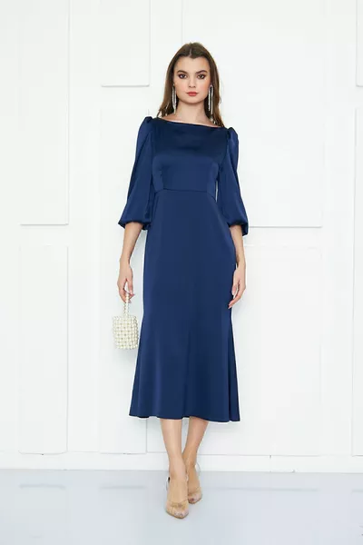 أوليسيا الساتان ماكسي بوي اللباس