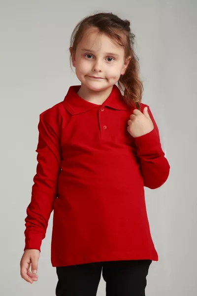 قميص بولو بأكمام طويلة باللون الأحمر