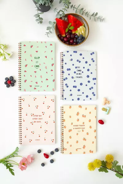 دفتر مدرسة  بحلزون  صفحة مجموعة مكونة من 4 - مربعات فواكه