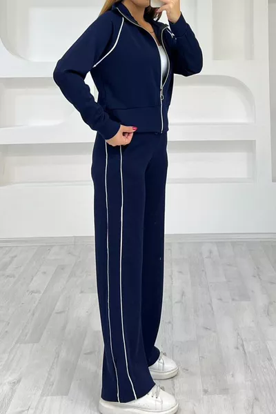 طقم بدلة رياضية بخطوط من القماش المودال