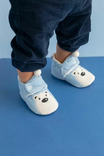 شبشب قطبي ببطانة قطنية وسحاب مضاد للانزلاق