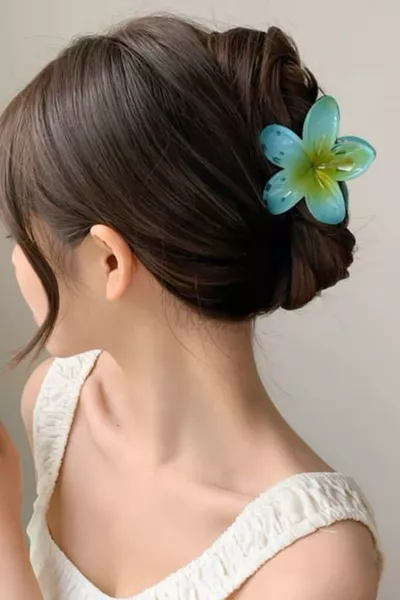 Синяя заколка с цветком (7 см)