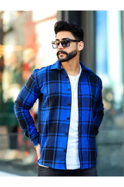 قميص الحطاب أزرق مخطط بالأسود مع ياقة عالية وأزرار