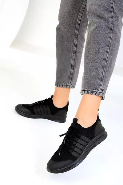 حذاء نسائي رياضي أسود 