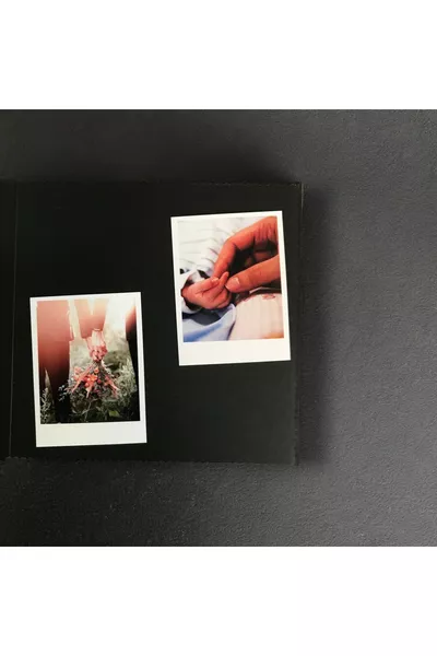 دفتر الملاحظات الأسود (مع العلامة وأقلام الجل)