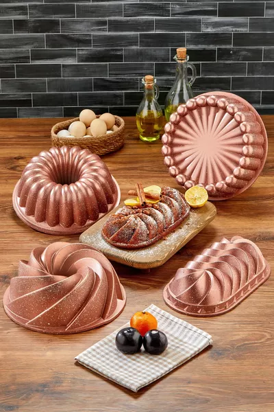 Комплект за кекс с 4 форми Mega - Здрав и незалепващ - Розов