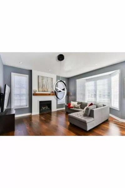 LEVENT Modell Schwarzes Gehäuse Weißes Licht Moderne ''ultra beleuchtete'' LED-Hängelampe