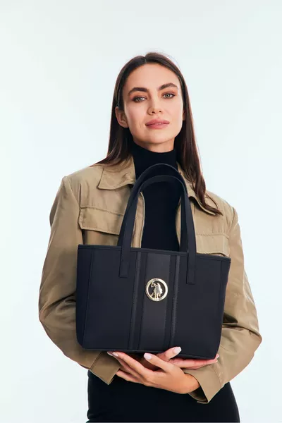 حقيبة كتف نسائية سوداء 