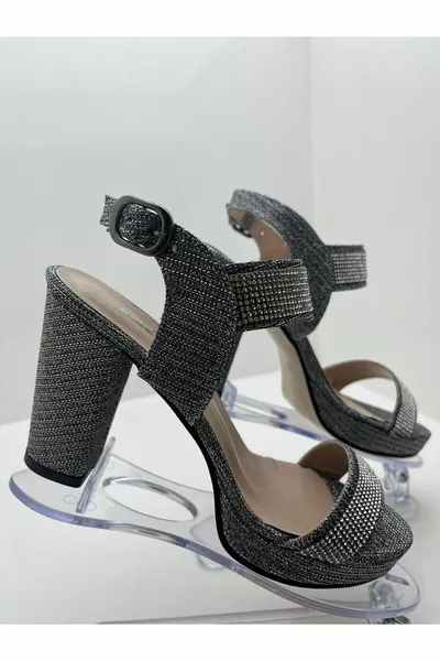 DAMESSANDALEN MET EMBLEMEN-STENEN HAKKEN