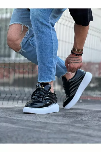 Женствено докосване  Черни лачени мъжки ежедневни обувки