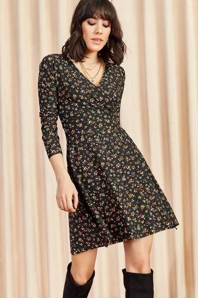 Robe noire en tricot à double boutonnage pour femmes 