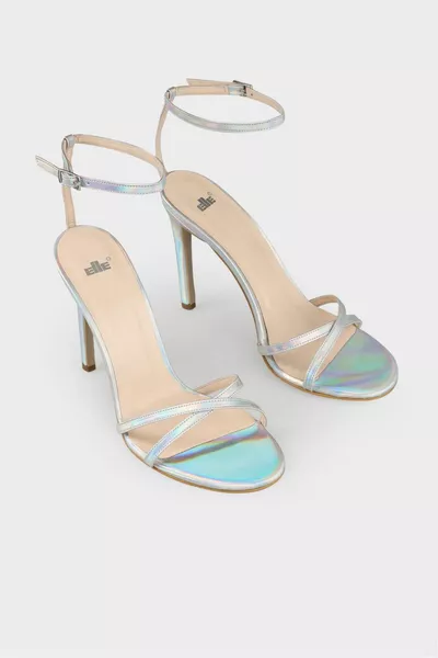 Хромые женские босоножки на каблуке