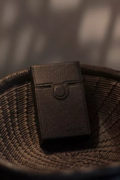 Luisbag جلد فاخر قصير كلاسيكي صندوق سجائر lbk