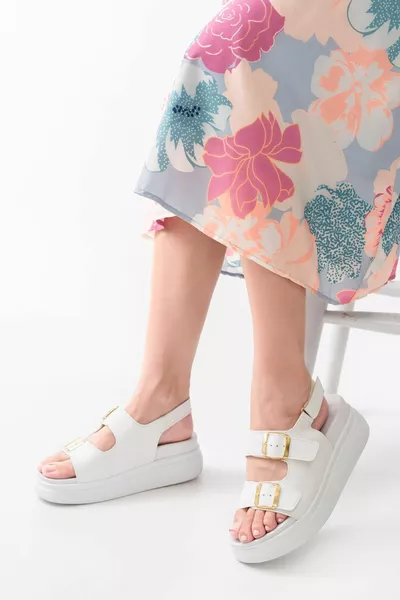  Белые Женские Сандалии на Каблуке