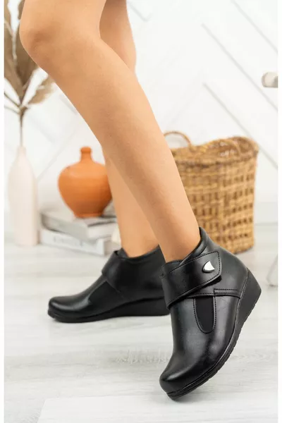 أحذية أمي الفيلكرو السوداء العظمية مع ألياف بالداخل